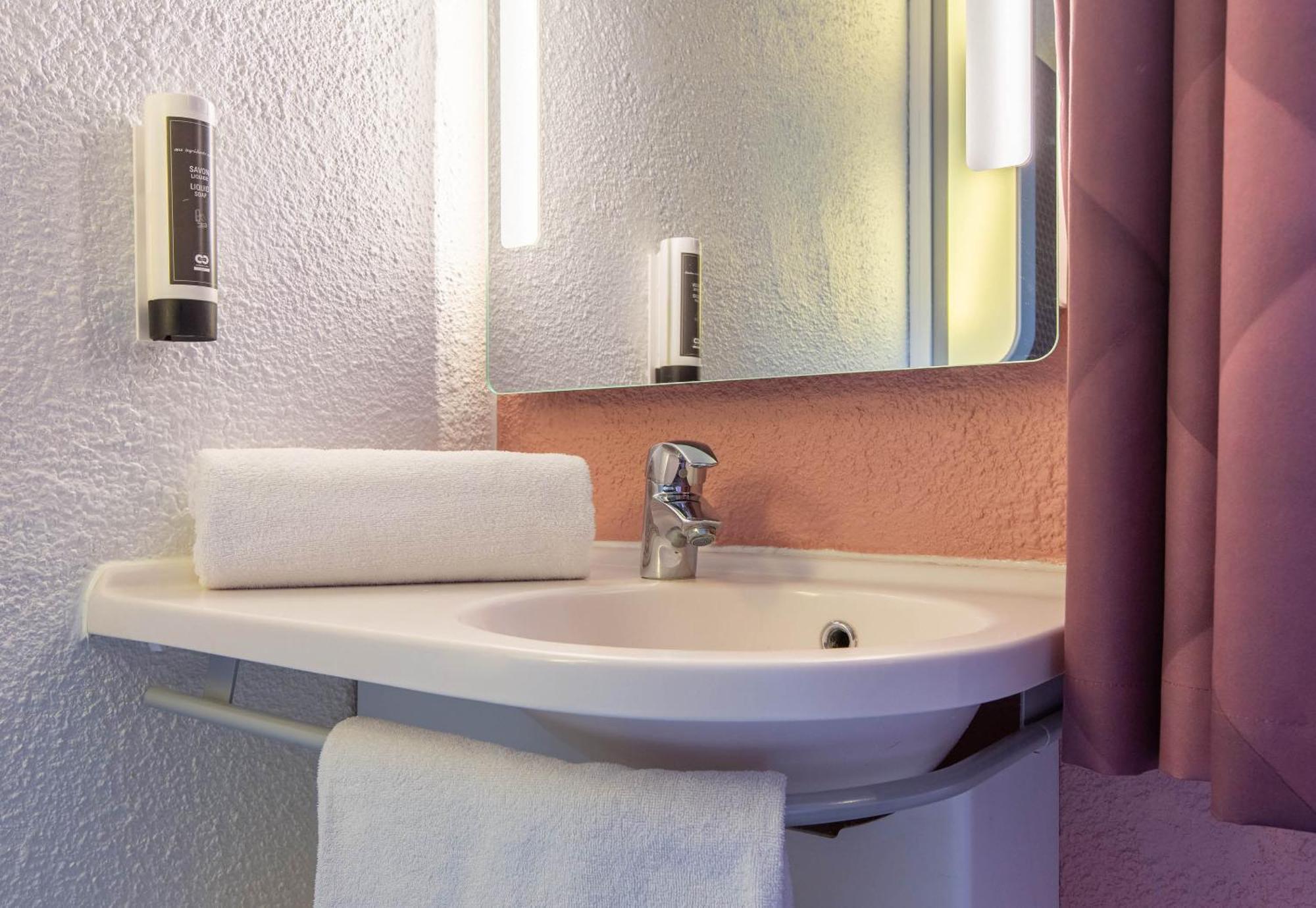 B&B Hotel Chateauroux A20 L'Occitane Déols Esterno foto